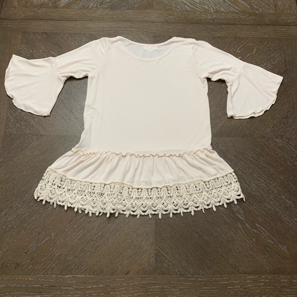 Off white cotton 3/4 sleeves w/ lace embellishment - Picture 4 of 9
